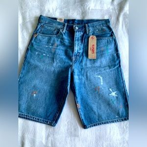 Distressed Levi’s denim shorts W32 model 569